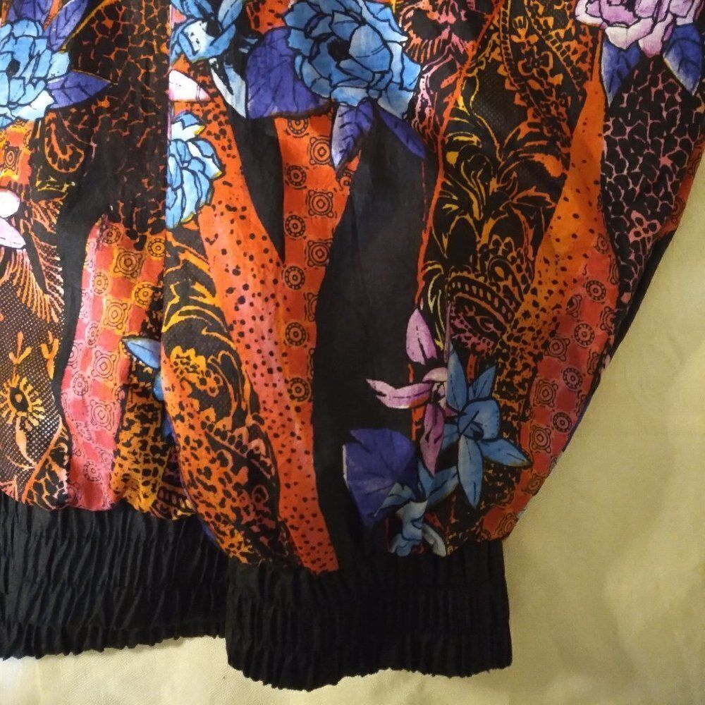 VTG Casual Isle Floral Abstract Pattern Windbreake - Picture 4 of 7